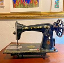 VINAGE SINGER SEWING MACHINE
