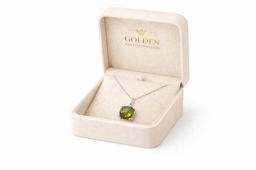 Collana con ciondolo quadrato