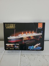 Titanic 1883 pcs building - titanic,
