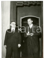 1957 ROMA Richard NIXON riceve medaglia d'oro da Giovanni LEONE *Foto 13x18 cm