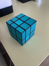 cubo di rubik specchiato, non è un cubo normale ma è molto più divertente