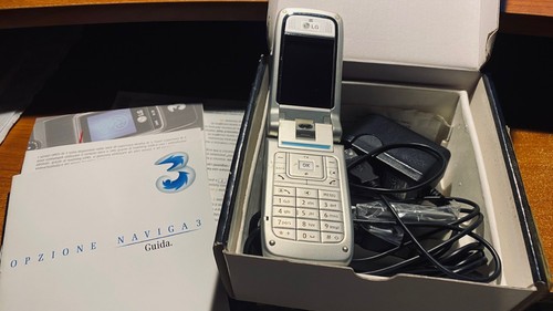U880 italia umts - lg, 3