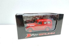 Fiat 1100 Autoambulanza Croce Rossa Vigili del Fuoco del 1947 - 1/43 Brumm R180B