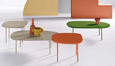 TAVOLINO FLUX CON PIANO SAGOMATO EFF.LEGNO/COLOR BASE METALLO 2 DIMENSIONI KONE