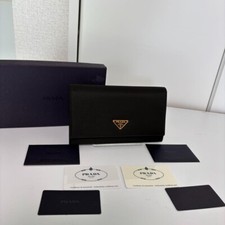 Portafoglio lungo Prada in