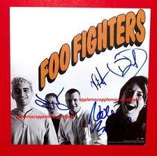 FOO FIGHTERS ALBUM FIRMATO DI PERSONA PIATTO - Dave Grohl Pat Nate William