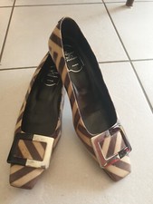 Roger Vivier Paris Low  Heell Shoes, Black/white