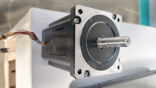 Motore passo 2nm - passo, 8.2nm