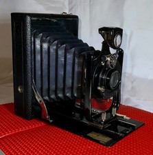 Antica macchina fotografica a