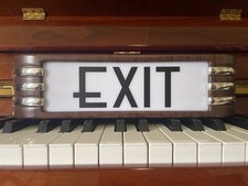 Insegna luminosa EXIT vecchia
