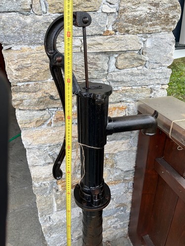 Antica pompa dell acqua - antica,