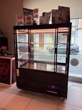 vetrina frigo da esposizione Criocabin modello MAGNIFICO 230 V 50 hz 1P+N+T Ph