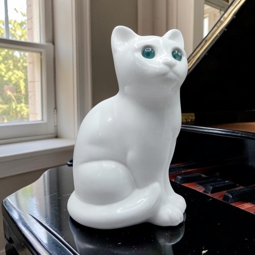 Sia white ceramic cat figurine - ceramic,