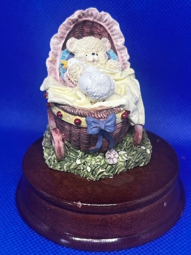 Statuina orsacchiotto bambino