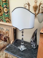 Graziosa lampada in vetro di