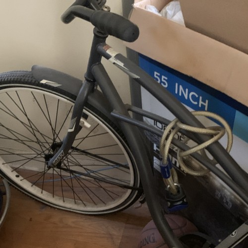 Schwinn black cruiser bike - black, 26