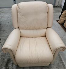 poltrona chateau d'ax usata, in pelle color beige, reclinabile con poggia gambe