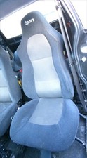 asiento delantero izquierdo