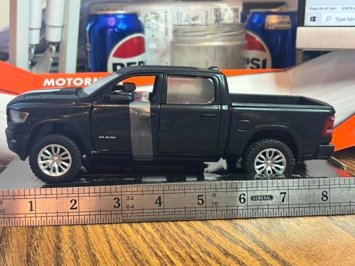 Motormax diecast scale - 1:27,
