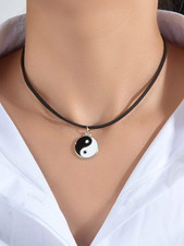 Collana girocollo con - , ciondolo
