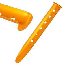 3 pezzi di chiodi a terra