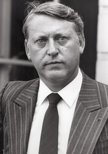 French politics ministre - ministre, alain