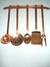SET 5 MESTOLI DA CUCINA IN RAME CON MENSOLA ARREDO