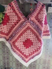 Poncho In Lana Lavorato All'uncinetto