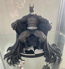 Statua Batman Bianco e Nero di