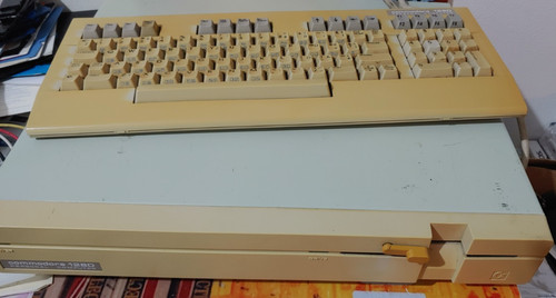 Commodore 128 tastiera - c, d