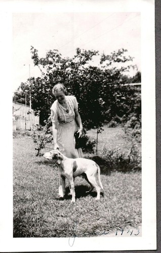 Vintage photograph 1943 girls - vintage,