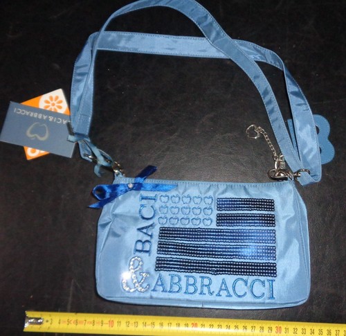 Baci abbracci art - e,