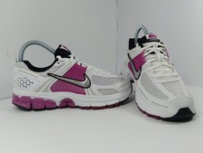 NIKE VOMERO 5 GS Sneakers
