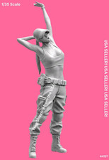 Modellino in resina 1/35 soldato donna americano moderno che si allunga e sbadiglia model kit 44137