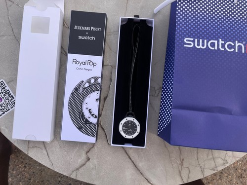 Swatch royal pop - x, nuova