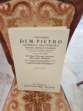 Collana di libri copie