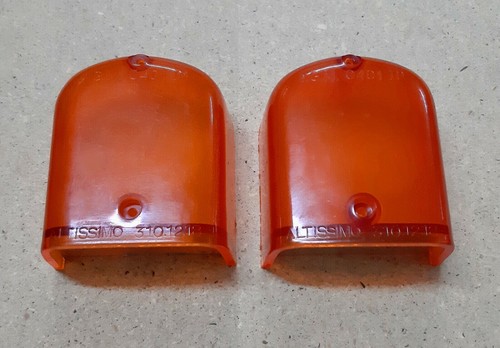 Coppia plastiche arancio - plastiche,