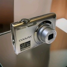 Nikon Coolpix S3000 con