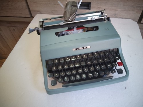Macchina scrivere olivetti - da,