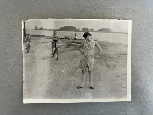 Bicicletta lago adolescenti