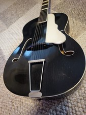 Vecchia chitarra Guitar Hoyer Archtop Made in Germany degli 1950s 
