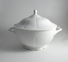 A158) Stupenda zuppiera bianca in porcellana