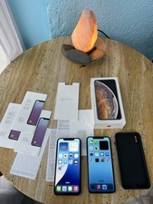 Lot of 2 Gold Apple iPhone XS Max – 512GB + 64GB – Unlocked - New Battery