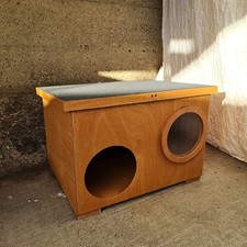 Casetta per gatti in legno