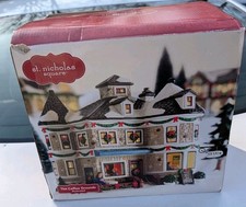 Piazza San Nicola 2010 I Fondi Caffè Villaggio di Natale Edificio Illuminato