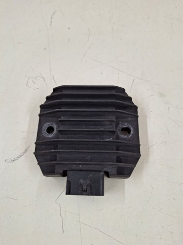 Regolatore tensione corrente - regolatore,