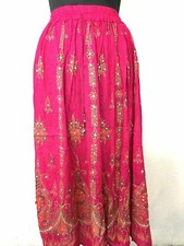 Gonna lunga donna tradizionale