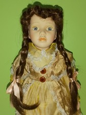 BELLISSIMA BAMBOLA IN