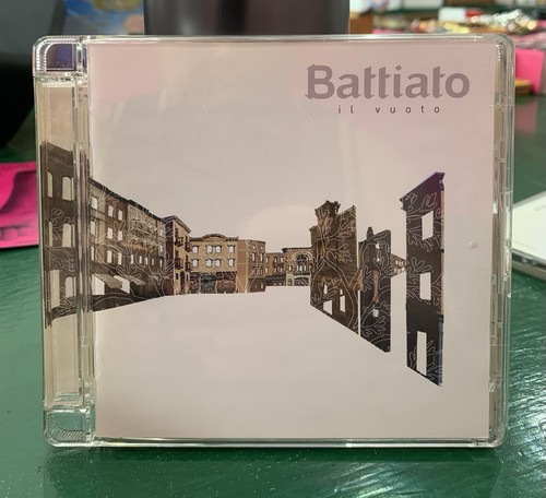 Battiato vuoto or - battiato, (or