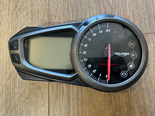 Triumph speed triple 1050 - triumph,